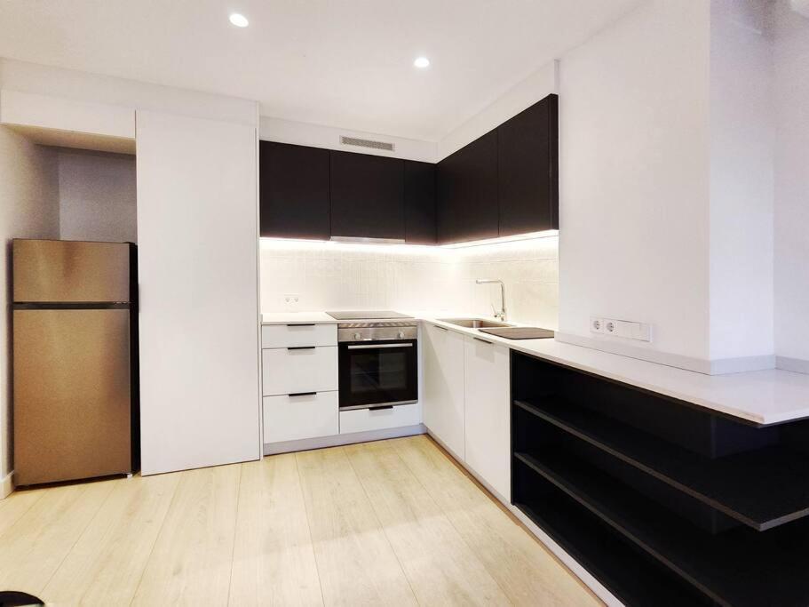 Moderno Apartamento En Terrassa Centro מראה חיצוני תמונה