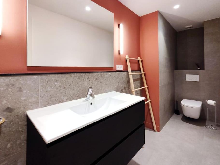 Moderno Apartamento En Terrassa Centro מראה חיצוני תמונה